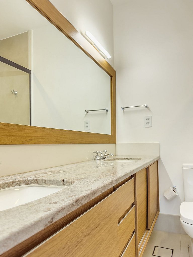 Casa de alto padrão com piscina e 4 suítes em Itu