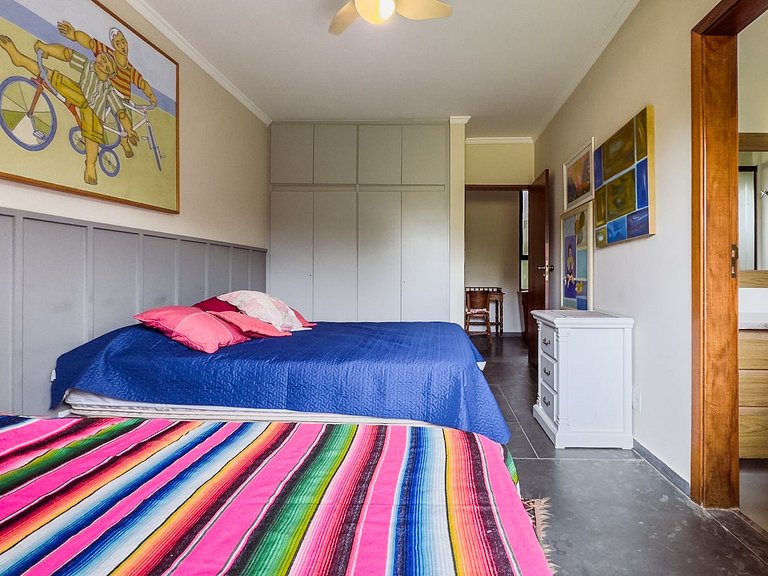 Casa de alto padrão com piscina e 4 suítes em Itu