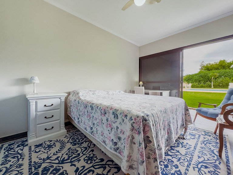 Casa de alto padrão com piscina e 4 suítes em Itu