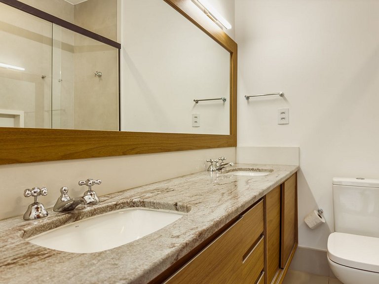 Casa de alto padrão com piscina e 4 suítes em Itu