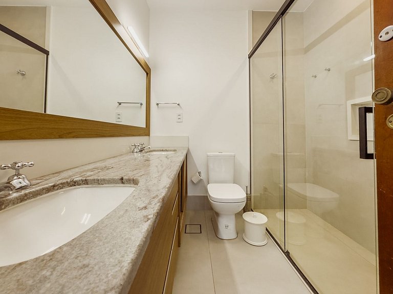 Casa de alto padrão com piscina e 4 suítes em Itu