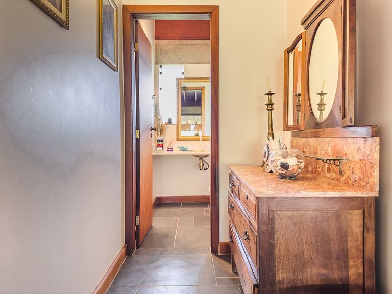 Casa de alto padrão com piscina e 4 suítes em Itu