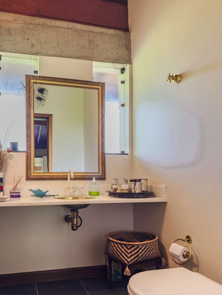 Casa de alto padrão com piscina e 4 suítes em Itu