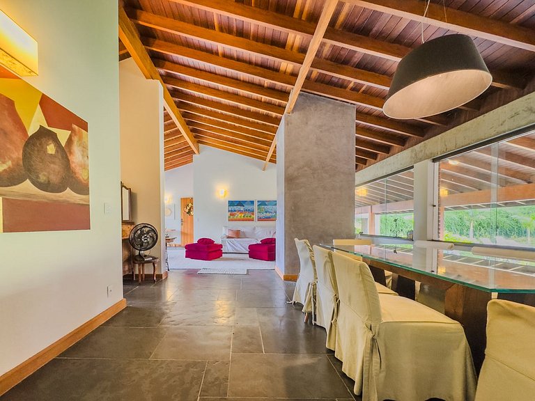 Casa de alto padrão com piscina e 4 suítes em Itu