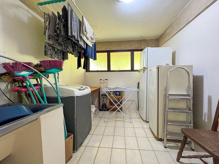 Casa de alto padrão com piscina e 4 suítes em Itu