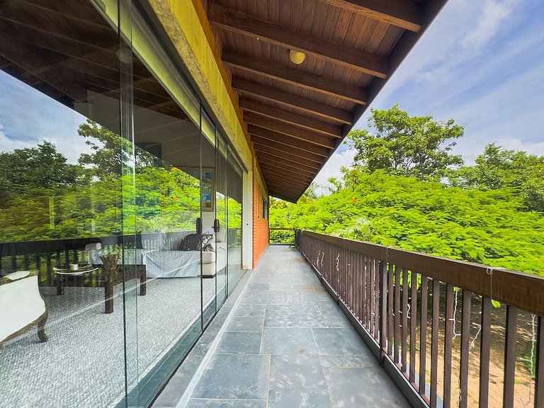 Casa de alto padrão com piscina e 4 suítes em Itu