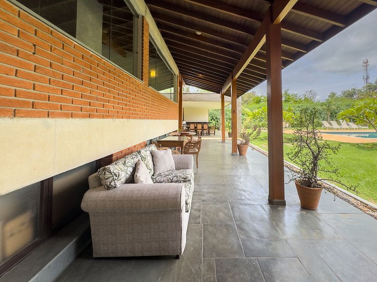 Casa de alto padrão com piscina e 4 suítes em Itu