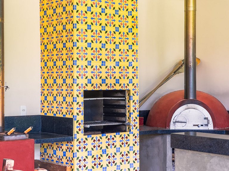 Casa de alto padrão com piscina e 4 suítes em Itu