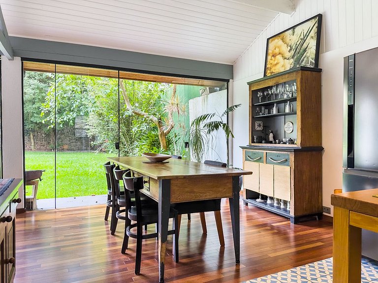 Casa espaçosa na Granja Viana