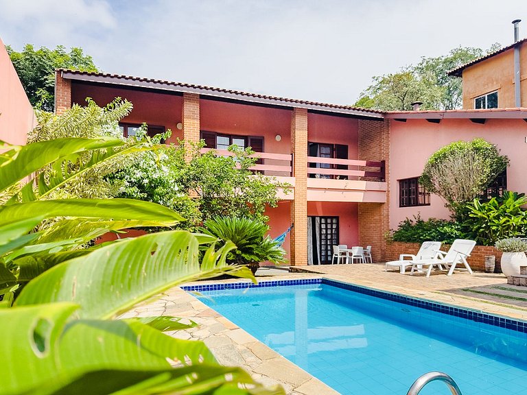 Casa espaçosa a apenas 30 minutos de SP