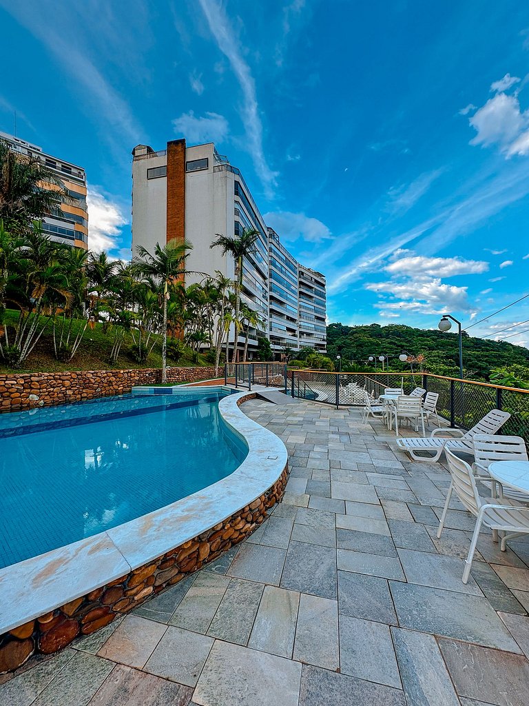 Apartamento no Sorocotuba II com vista para o mar e acesso e