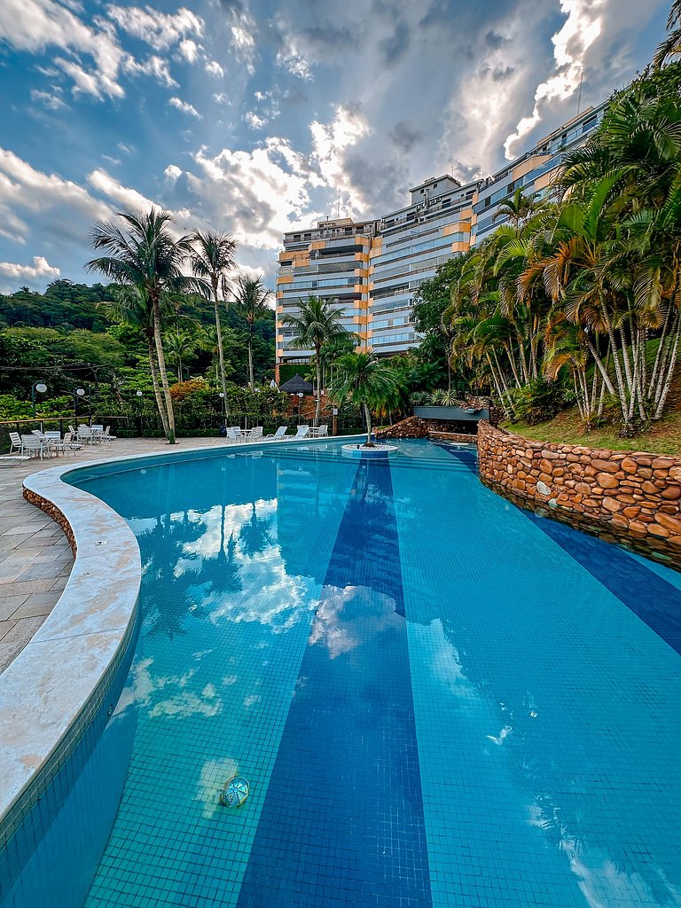 Apartamento no Sorocotuba II com vista para o mar e acesso e