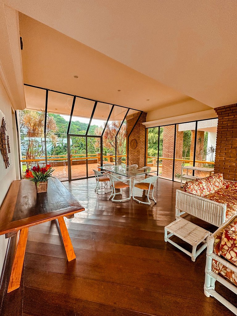 Apartamento no Sorocotuba II com vista para o mar e acesso e