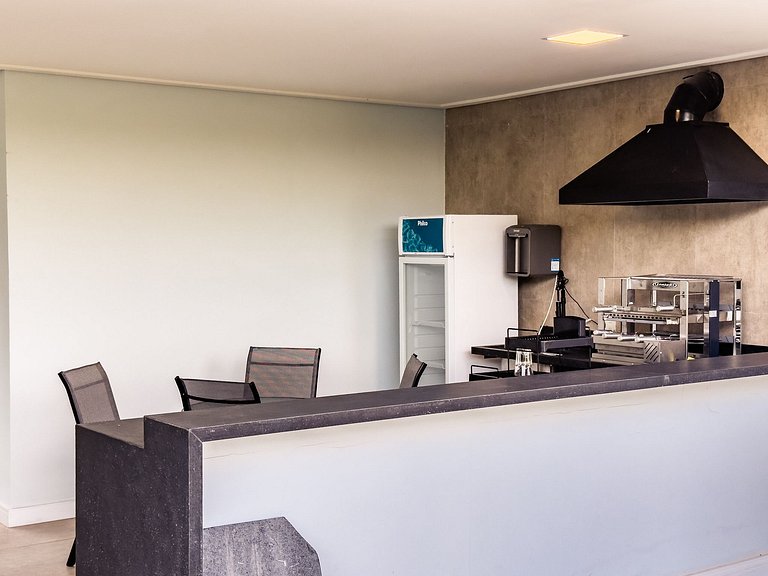 Casa de Alto Padrão com 4 suítes | 30 min de SP