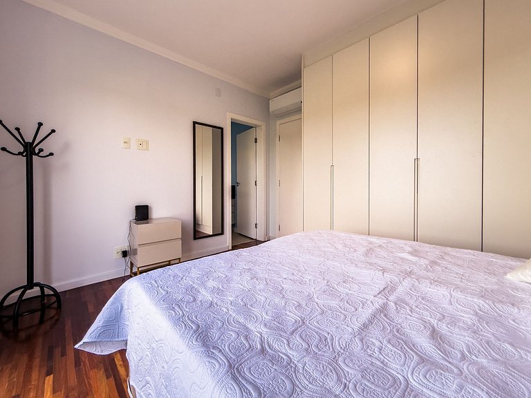 Casa de Alto Padrão com 4 suítes | 30 min de SP