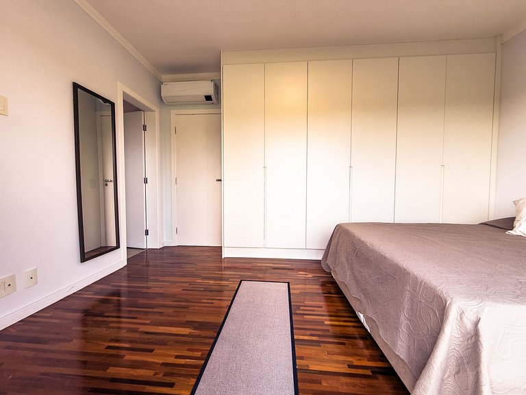 Casa de Alto Padrão com 4 suítes | 30 min de SP