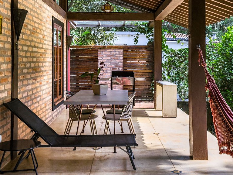 Casa com Piscina Privativa, Varanda Gourmet e Vista para Nat