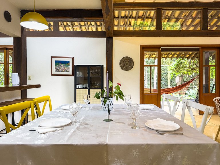 Casa com Piscina Privativa, Varanda Gourmet e Vista para Nat