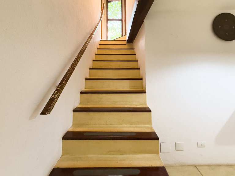 Casa com Piscina Privativa, Varanda Gourmet e Vista para Nat