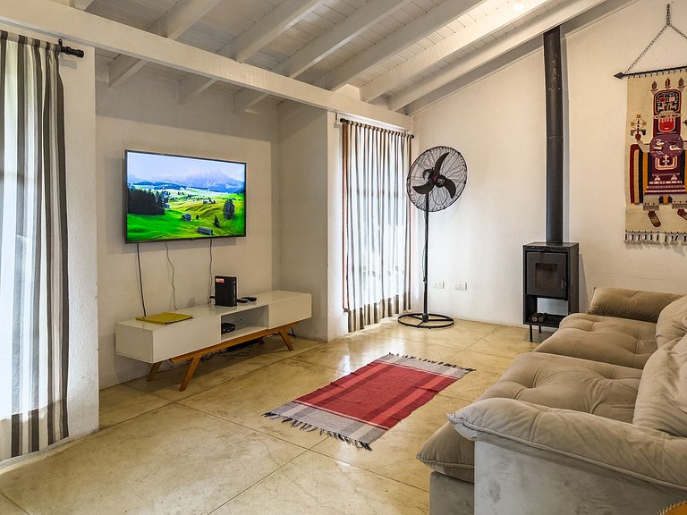 Casa com Piscina Privativa, Varanda Gourmet e Vista para Nat