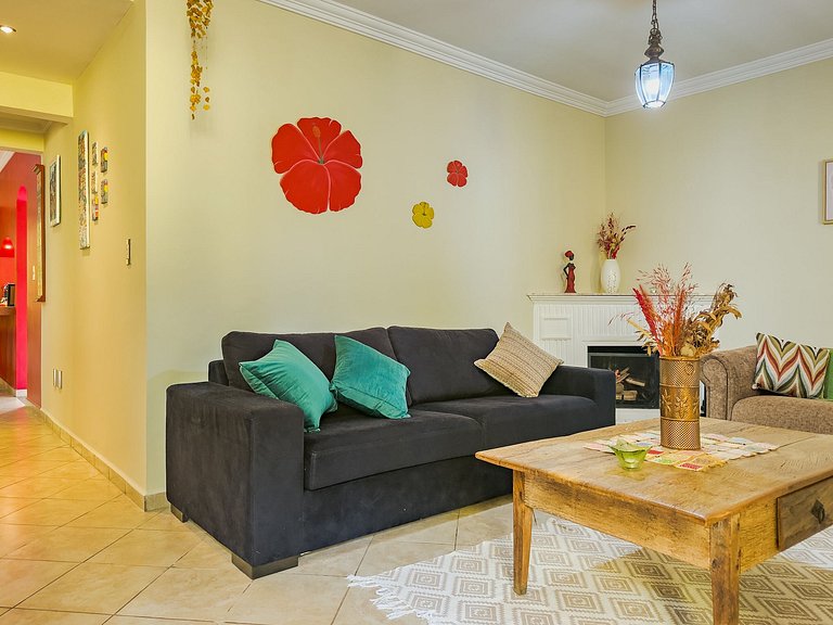 Espaço gourmet, 3 suítes com A/C na Granja Viana