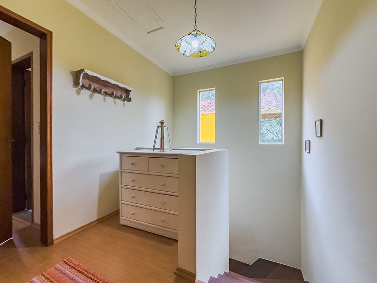 Espaço gourmet, 3 suítes com A/C na Granja Viana