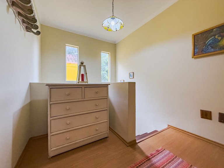 Espaço gourmet, 3 suítes com A/C na Granja Viana