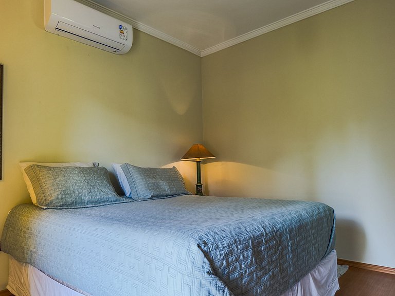 Espaço gourmet e home-office na Granja