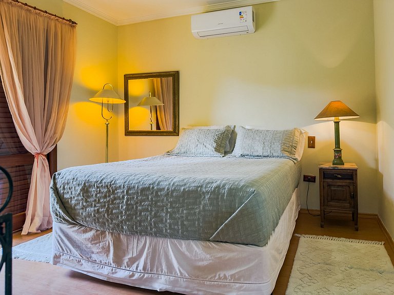 Espaço gourmet e home-office na Granja