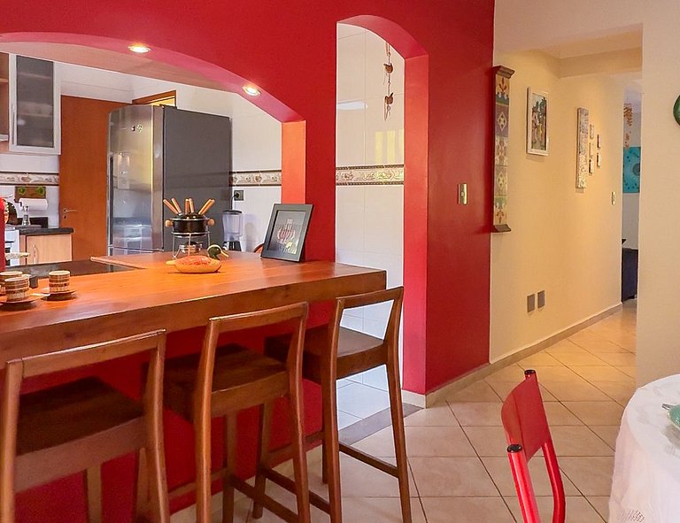 Espaço gourmet e home-office na Granja