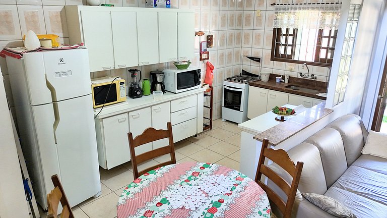 Casa a 200m da Praia c/ Piscina e Churrasqueira