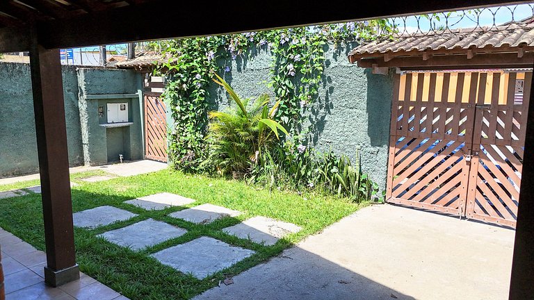 Casa a 200m da Praia c/ Piscina e Churrasqueira