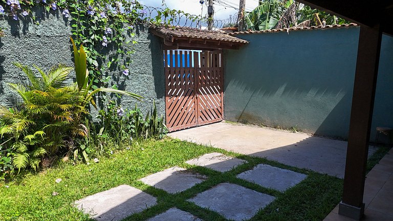 Casa a 200m da Praia c/ Piscina e Churrasqueira