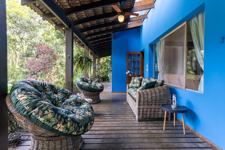 Casa espaçosa com piscina ampla e churrasqueira perto de São