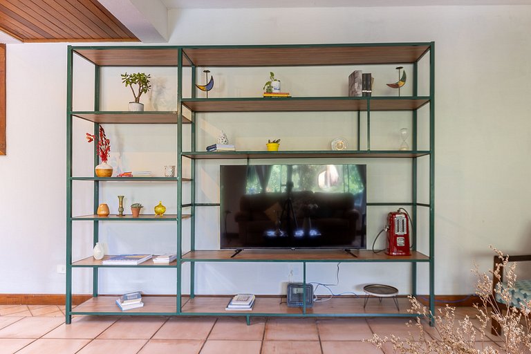 Casa espaçosa com piscina ampla e churrasqueira perto de São