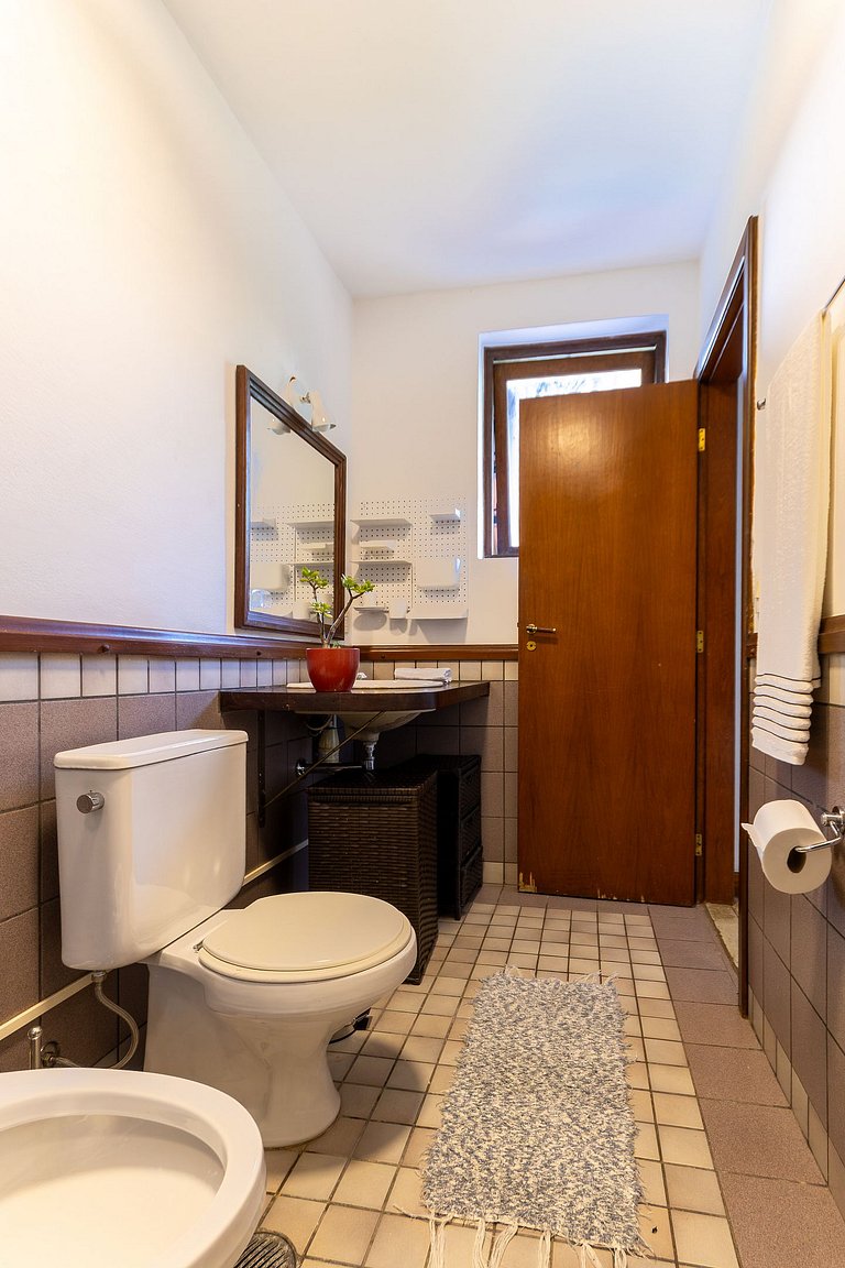 Casa espaçosa com piscina ampla e churrasqueira perto de São