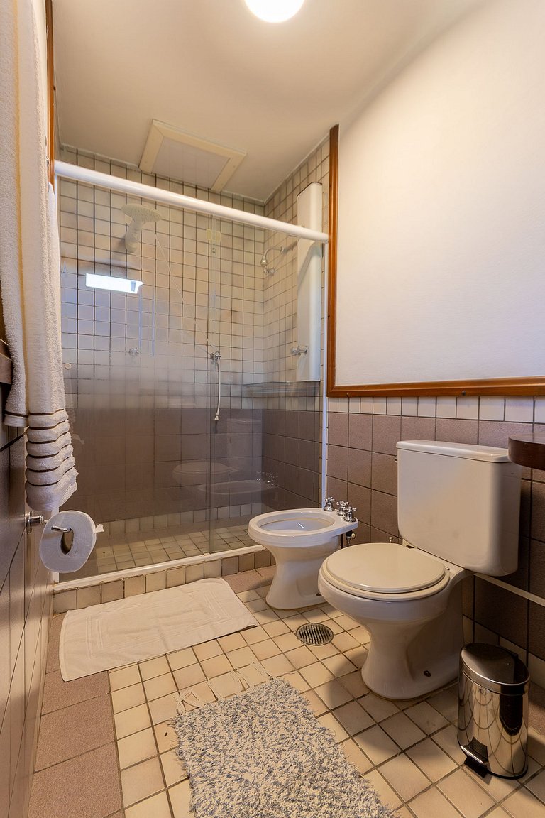 Casa espaçosa com piscina ampla e churrasqueira perto de São