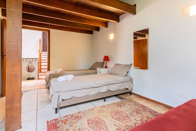 Casa espaçosa com piscina e churrasqueira perto de São Paulo