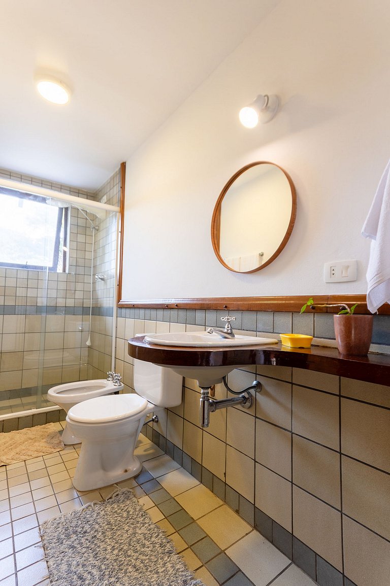 Casa espaçosa com piscina ampla e churrasqueira perto de São