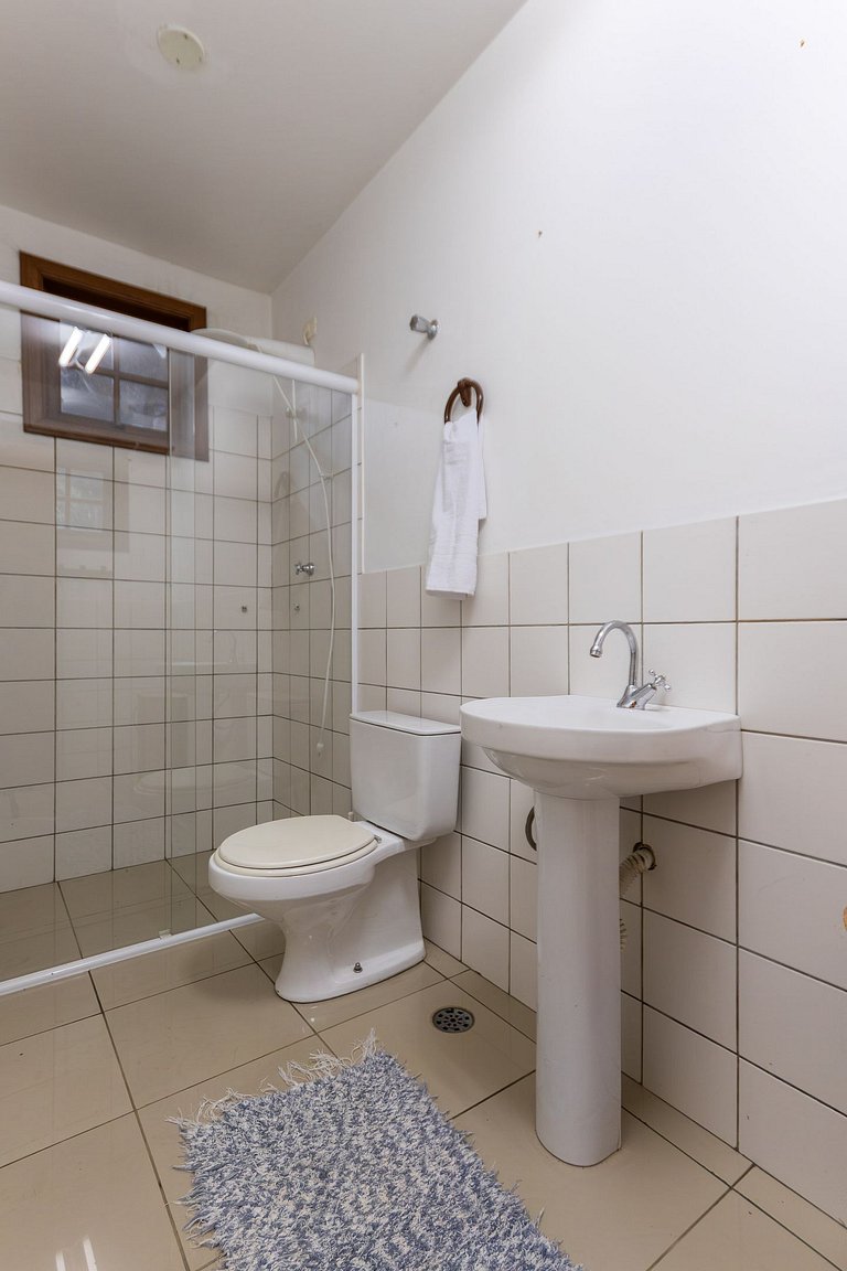 Casa espaçosa com piscina ampla e churrasqueira perto de São