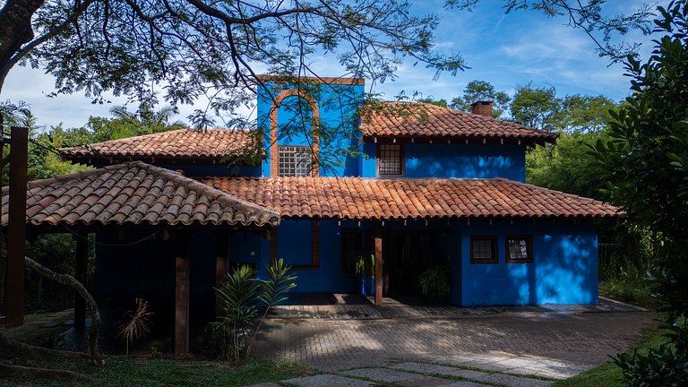 Casa espaçosa com piscina ampla e churrasqueira perto de São