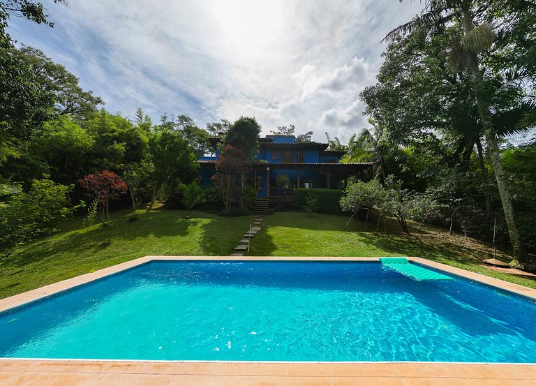 Casa espaçosa com piscina e churrasqueira perto de São Paulo