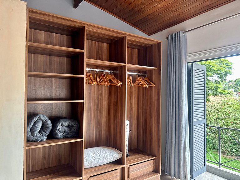 Casa espaçosa na Granja Viana