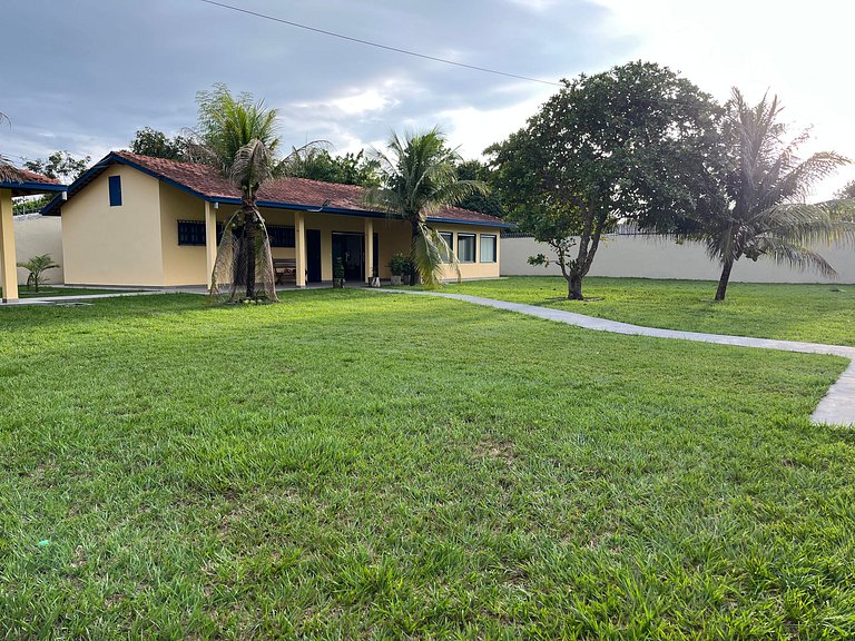 Casa ampla com jardim e 3 suítes em Novo Airão