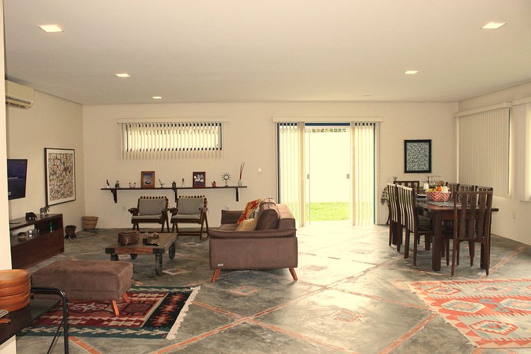 Casa ampla com jardim e 3 suítes em Novo Airão