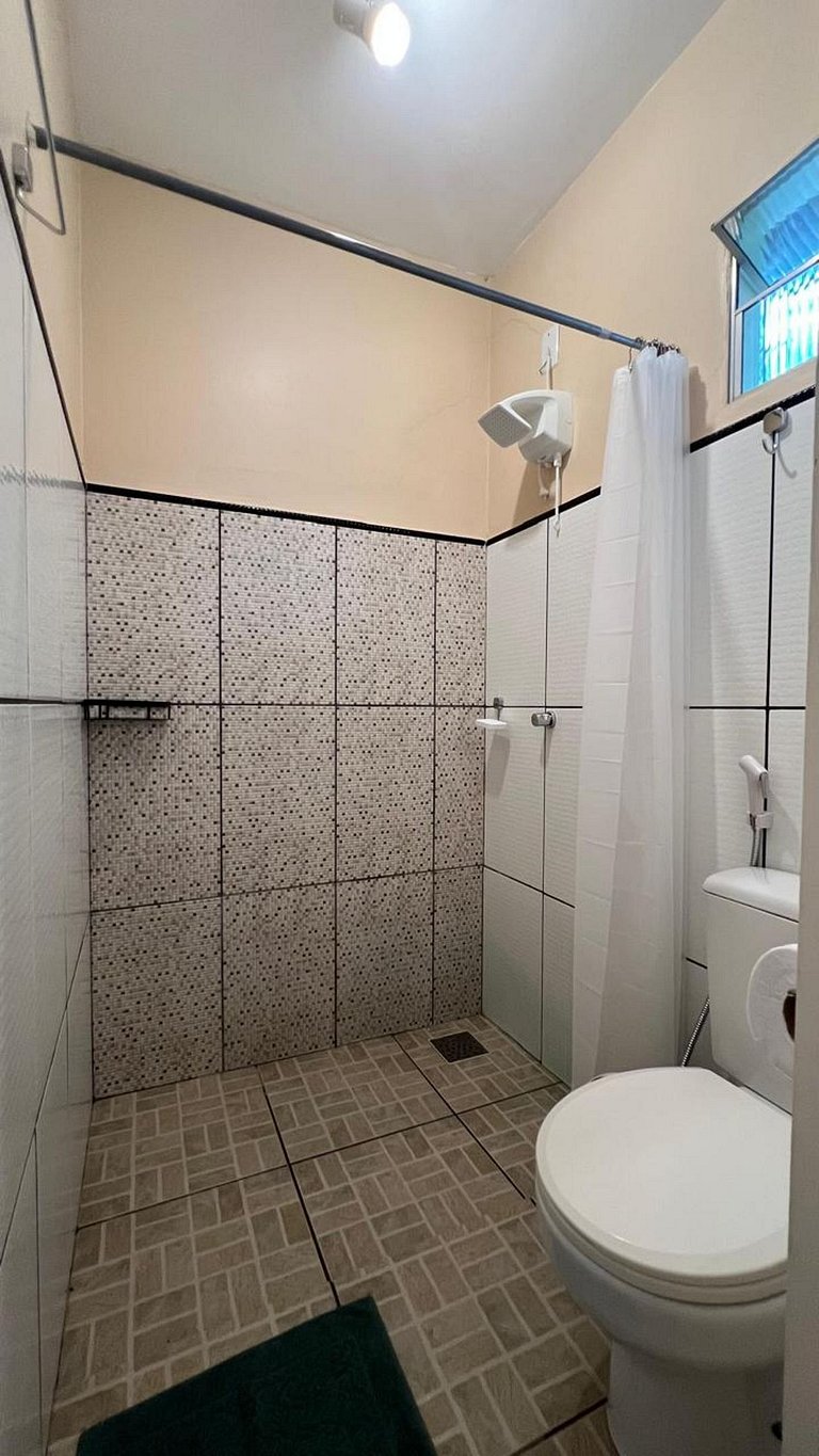 Chalé Boto em Novo Airão com cozinha completa e ar-condicion