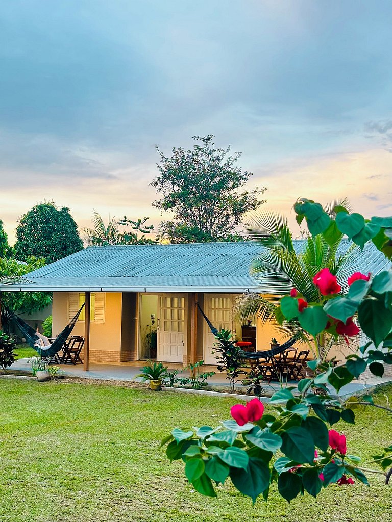 Chalé Boto em Novo Airão cozinha ar-condicionado