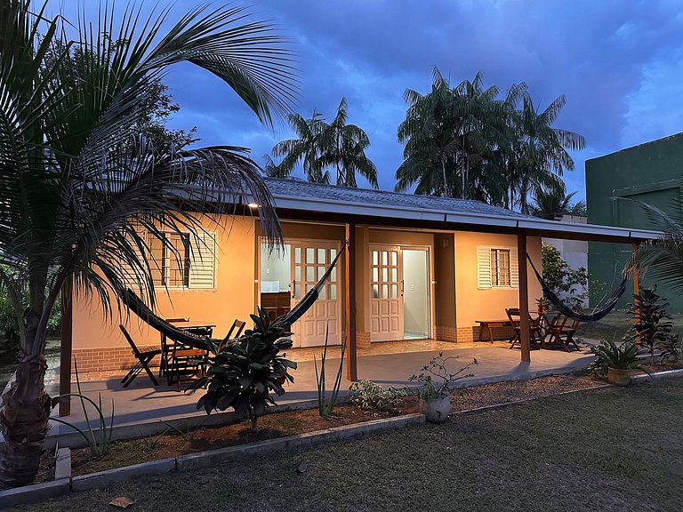 Chalé Arara em Novo Airão cozinha ar-condicionado