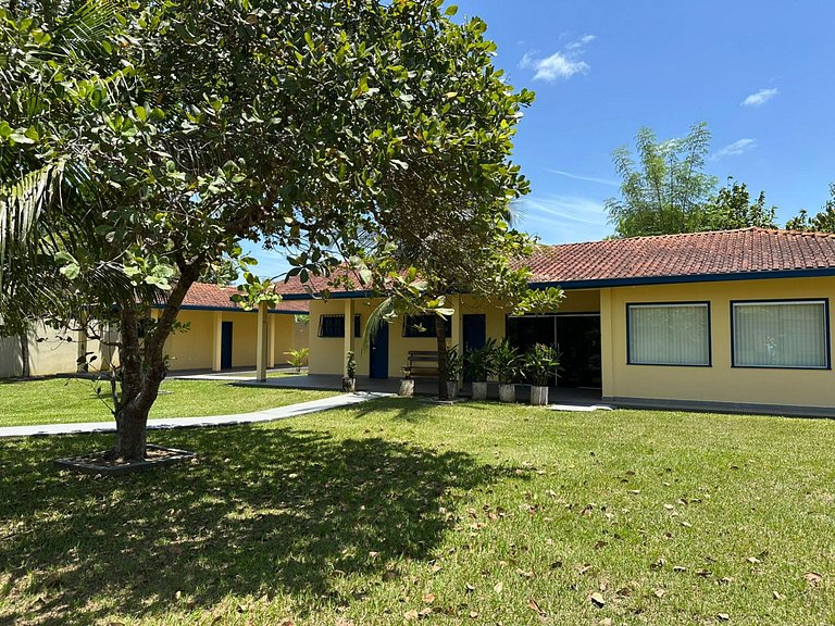 Casa ampla com jardim e 3 suítes em Novo Airão