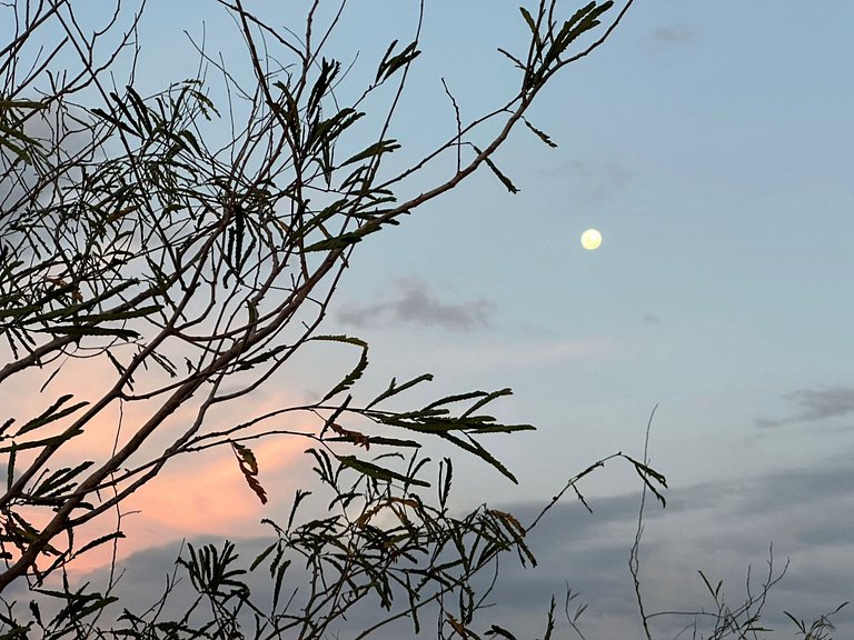 Casa ampla com jardim e 3 suítes em Novo Airão